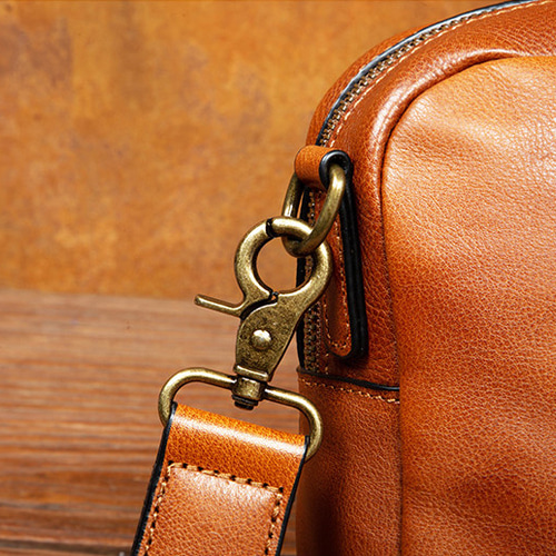 一層目の牛革ショルダーバッグ ミニメッセンジャーバッグ