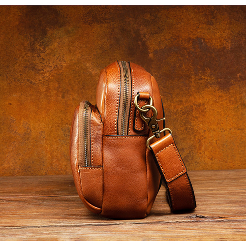 一層目の牛革ショルダーバッグ ミニメッセンジャーバッグ