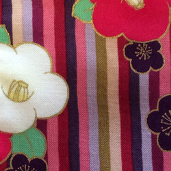 送料無料　立体 布マスク ハンドメイド かわいい 和柄 椿 花柄 縞柄 梅 つばき紅色系 (裏地白)A 着物 浴衣 3枚目の画像