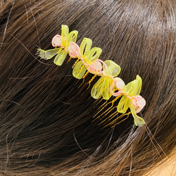 リボンと天然石ローズクォーツのコーム 1枚目の画像