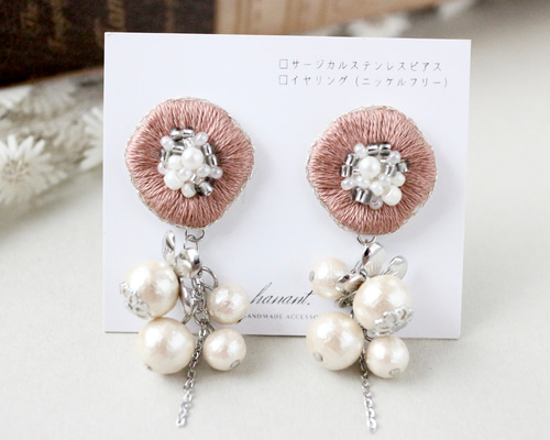 通販でクリスマス ロングコットンパール×花のビーズ刺繍ピアス・イヤリング イヤリング・ノンホールピアス