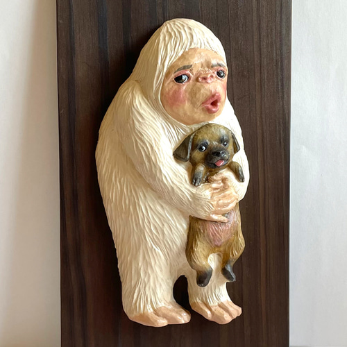 壁掛けオブジェ(イエティと犬) 立体・オブジェ pippi 通販