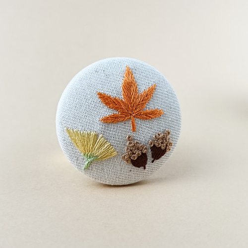 秋の訪れ刺繍ブローチ もみじ イチョウ どんぐり ブローチ かなちゃん