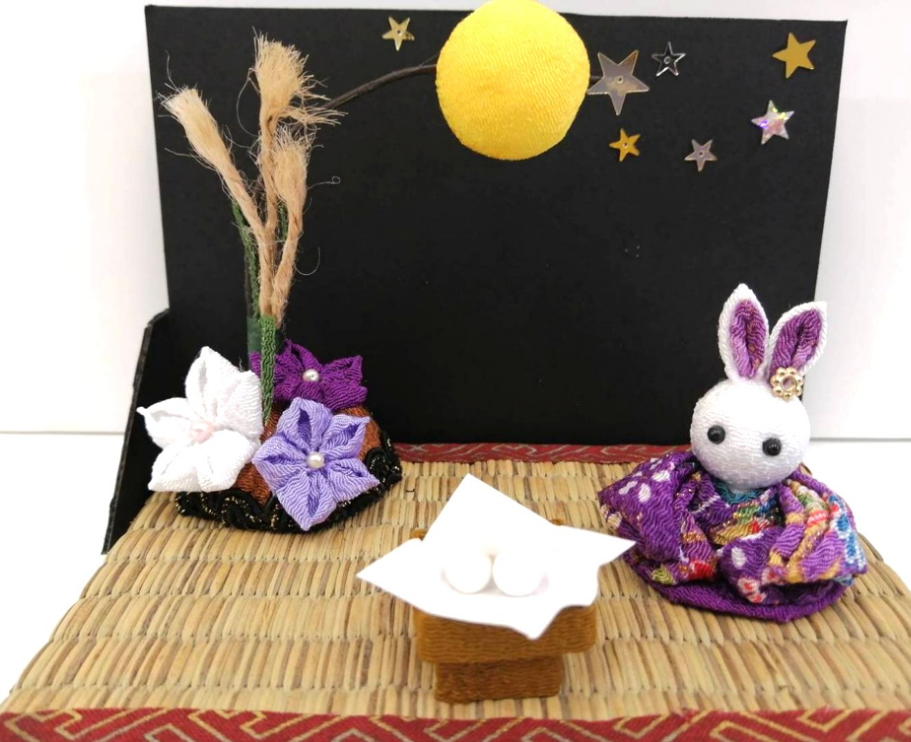 リリイです！つまみ細工うさぎ、蝶々パーツ りん様専用】つまみ細工 うさぎ 4個 星空ver 蝶々ver - メルカリ