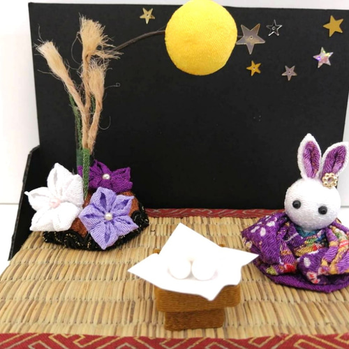 おみつさまリメイク鉢　4号ふっくら丸鉢 黄色いお花の中でおねむなうさぎ さん おみつさまリメイク鉢 4号ふっくら丸鉢 黄色いお花の中でお