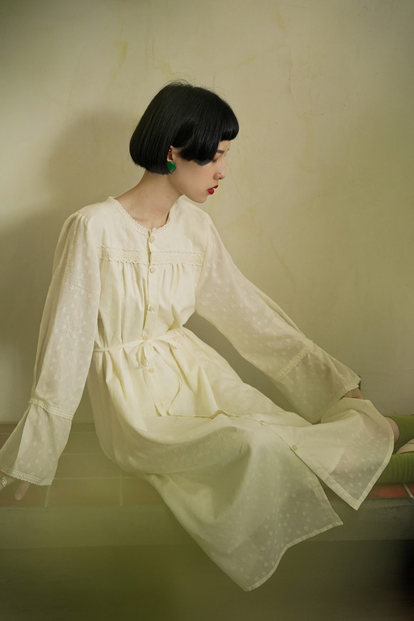 白色波點 花邊袖小圓領甜美洋裝 棉質印花雙層含裡佈防透光連身裙 第13張的照片
