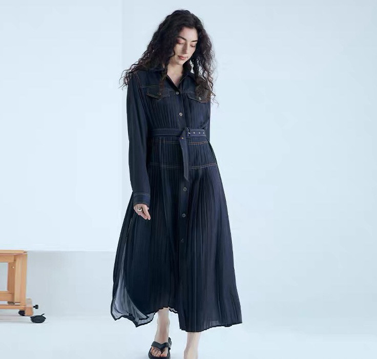 デニム調　プリーツロングワンピース　ウエストベルト　ポケット付き【秋春】インディゴ