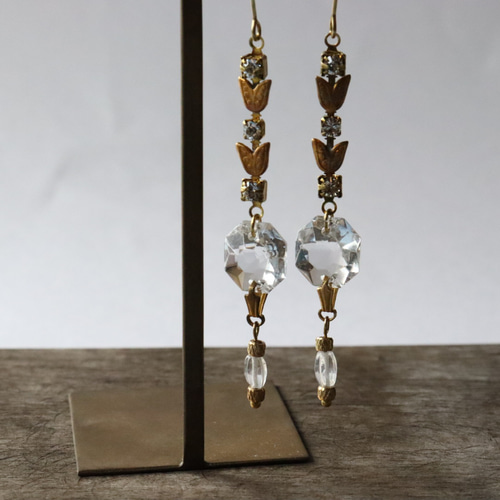 vintageシャンデリアパーツのピアス／イヤリング ピアス（フック