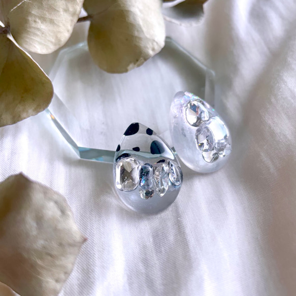 glass drop clear dalmatian Earrings 5枚目の画像