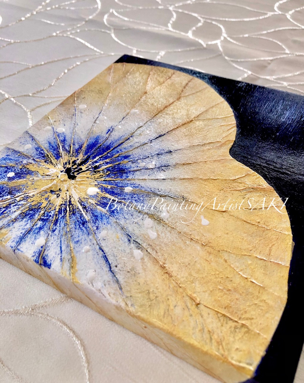 【一点もの】オシャレでユニークな蓮の葉ハッピーアート: The beauty of lotus leaf.