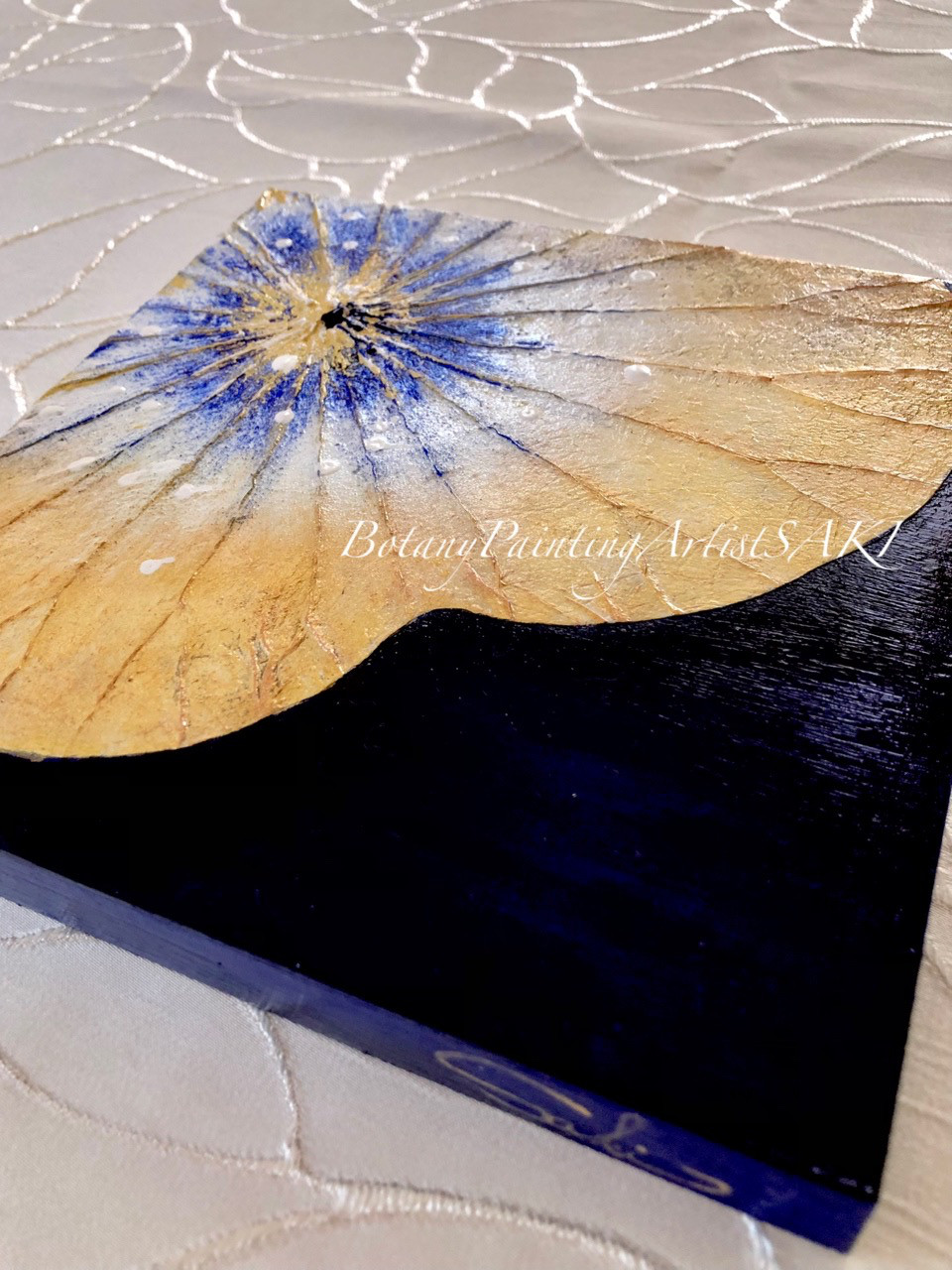 【一点もの】オシャレでユニークな蓮の葉ハッピーアート: The beauty of lotus leaf.