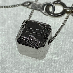 pt850 プラチナ ギベオン（鉄隕石　メテオライト) 40センチ 極細喜平ネックレス 1枚目の画像