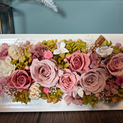 プリザーブドフラワー♡くすみピンク＆グリーン 壁にも掛けれる♡くすみピンクのフレームアレンジ 横長30㎝ 『専用