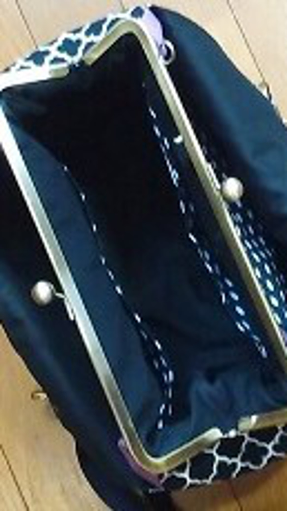 モロッカン・黒×スモーキーパープル　あおりがま口ショルダーバッグ 5枚目の画像