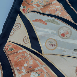upcycled vintage kimono dress 留袖ワンピース　＜サイドボタン　Vネック＞ 着物リメイク 6枚目の画像