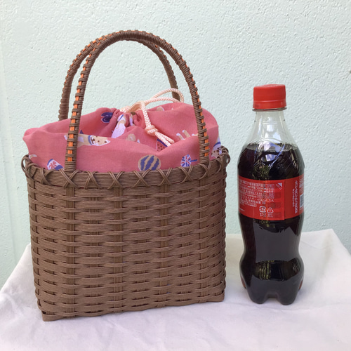 秋の小さなかごバッグ モカ茶 《クラフトバンド》 かごバッグ ちりりん