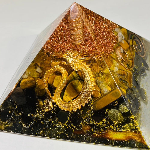 黄金比】ドラゴンのオルゴナイト【ピラミッド】