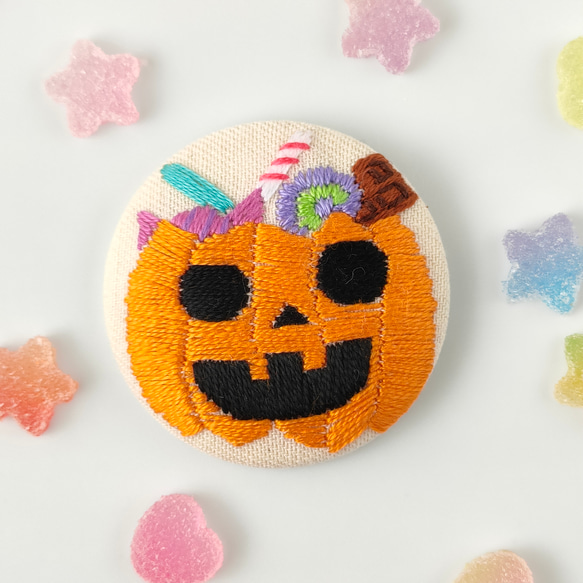 ハロウィンのスイーツ詰め合わせ刺繍ブローチ　秋 1枚目の画像