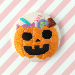 ハロウィンのスイーツ詰め合わせ刺繍ブローチ　秋 3枚目の画像