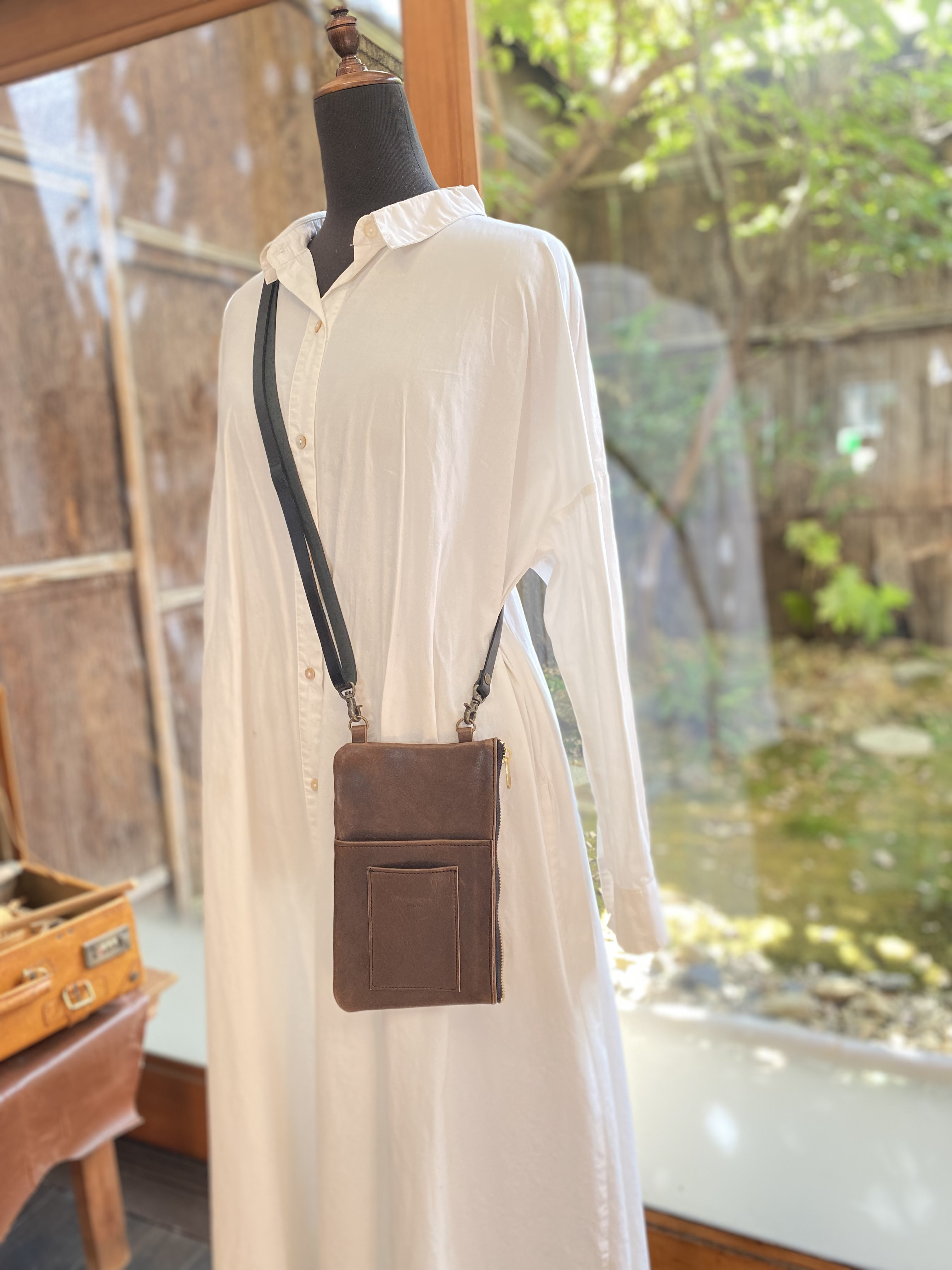 スマホサコッシュ  　焦茶