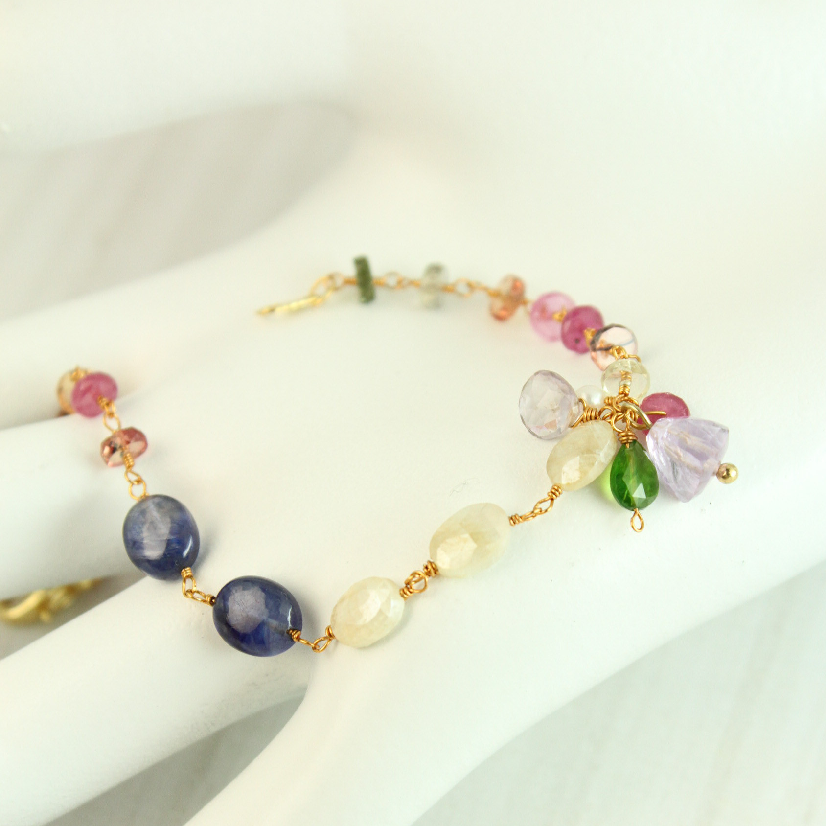 【1個限定】サファイア シリマナイト 花束 ブレスレット