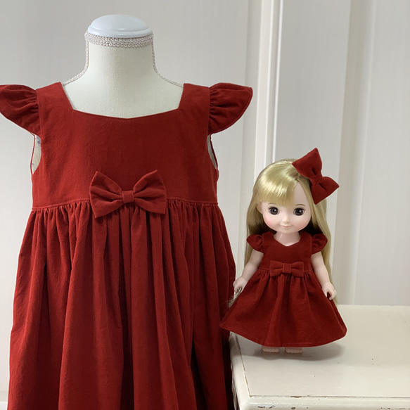 深紅　コーデュロイ　ワンピース　26㎝ドール　お揃い　子供服　ドール服 4枚目の画像