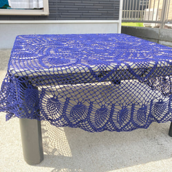 手編みレース ドイリー テーブルクロス 花柄 パイナップル編み ネイビー 紺色 3枚目の画像
