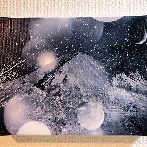冬富士と三日月」三日月 富士山 幻想的 モノクロ 星 冬 おしゃれ 絵画