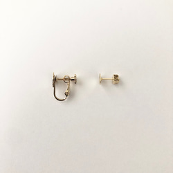 White flower pierce/earrings （ピアス / イヤリング） 7枚目の画像