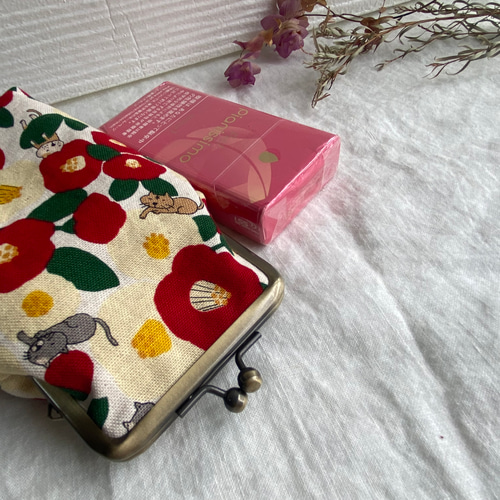 受注製作】椿ネコちゃん ハチワレ 白ネコ タバコケース がま口