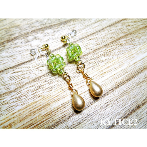 I1139樹脂ノンホールピアス アレルギー対応 ハンドメイド ペリドット