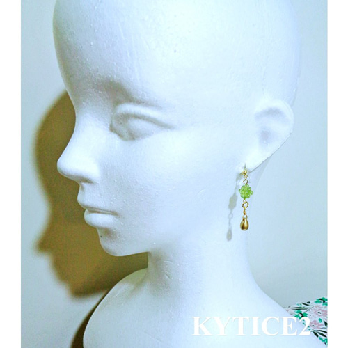 I1139樹脂ノンホールピアス アレルギー対応 ハンドメイド ペリドット