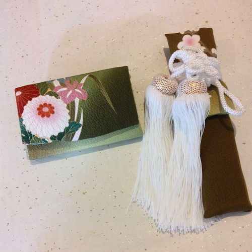 正絹】 花嫁 懐剣 筥迫 抱え帯 丸ぐけ4点 松葉色 ブラウン 桐箱付 はこ  