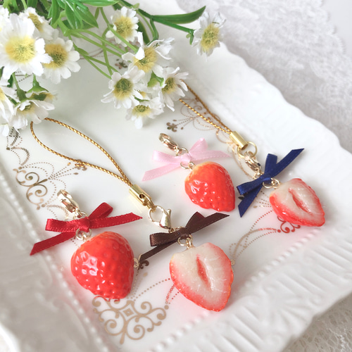 王道いちご×選べるリボンのチャーム/ストラップ♡ キーホルダー coco