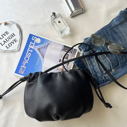 名入れ無料　本革　巾着　ショルダーバッグ　本革名入れキーホルダー付き 3枚目の画像