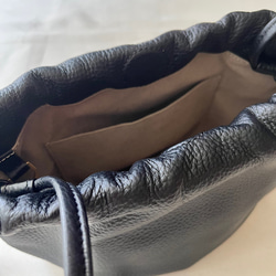 名入れ無料　本革　巾着　ショルダーバッグ　本革名入れキーホルダー付き 6枚目の画像