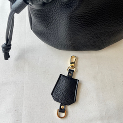 名入れ無料　本革　巾着　ショルダーバッグ　本革名入れキーホルダー付き 9枚目の画像