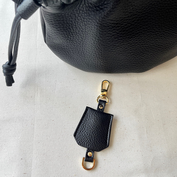 名入れ無料　本革　巾着　ショルダーバッグ　本革名入れキーホルダー付き 9枚目の画像