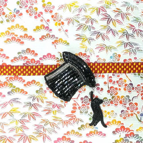 シルクハットと黒猫のブローチ ＊オートクチュールビーズ刺繍 ブローチ