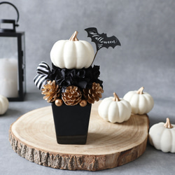 白かぼちゃのモノトーンアレンジメント　パフェ　ハロウィン　かぼちゃ　コウモリ　モダン　お洒落　大人ハロウィン 4枚目の画像