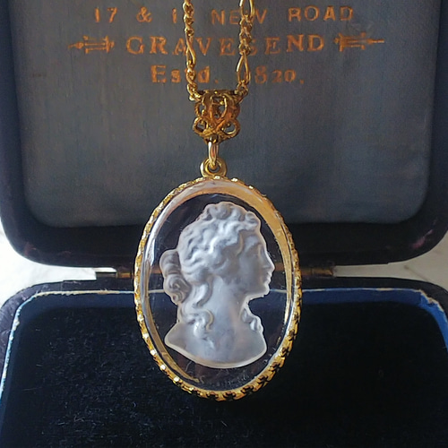 ヴィンテージ Frost-White/Ladyインタリオ(25×18㎜)マットGold ...