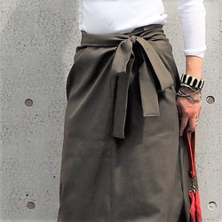 ２way腰周りスッキリ　サロペット巻きスカート　イタリア製コットンストレッチ　カーキ 1枚目の画像