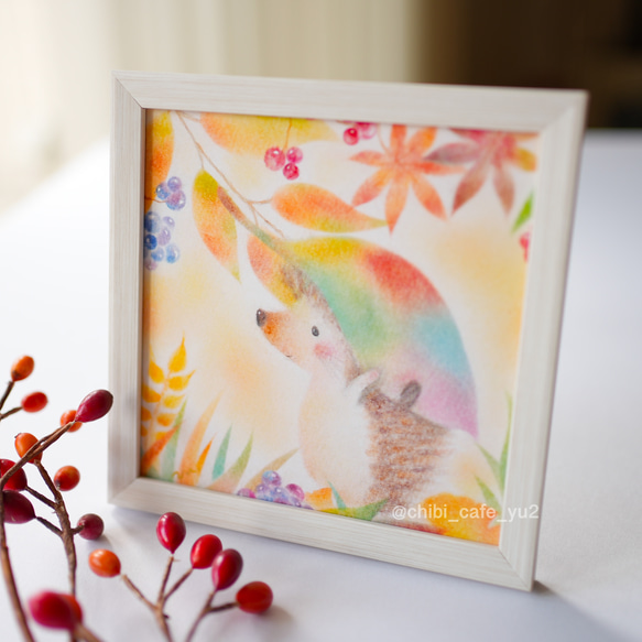 どんぐりアート　はりねずみのhappy❤︎wedding 送料無料｜【複製画】「秋の虹色葉っぱとハリネズミさん」 はり