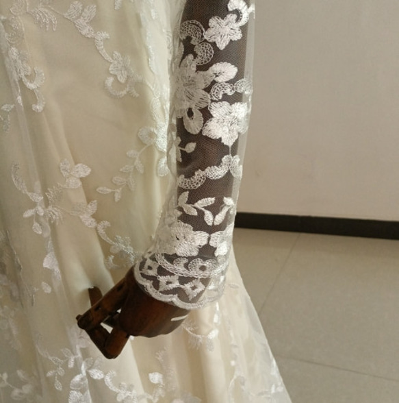 可愛修長線條婚紗簡約長袖全蕾絲婚紗 第6張的照片