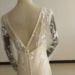 可愛修長線條婚紗簡約長袖全蕾絲婚紗 第4張的照片