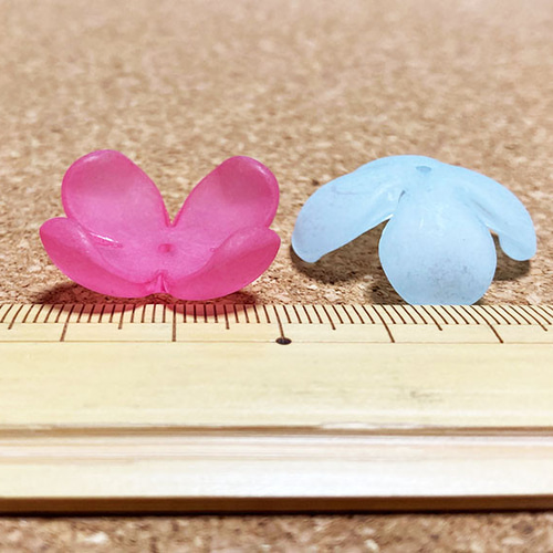 四弁花ビーズ20個大つや消し ビーズ HONEYBEETAIL 通販｜Creema 