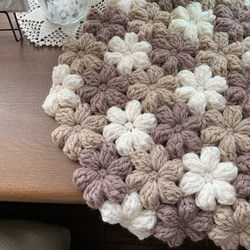 ☆♪小花モチーフのざぶとん 3枚目の画像