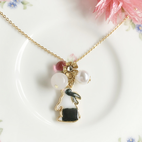 〜ひまうい様〜在庫処分セール✨ 天然石　レジンネックレス　【虹うさぎ】 ひまうい様〜在庫処分セール✨ 天然石 レジンネックレス 【虹