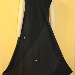 着物リメイク・留袖黒・ドレープドレス・右脇シームポケット付き・M寸・結婚式・フォーマル 4枚目の画像