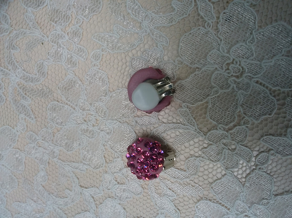 パーティー　結婚式　グルーデコスワロフスキーのピンクイヤリング 2枚目の画像